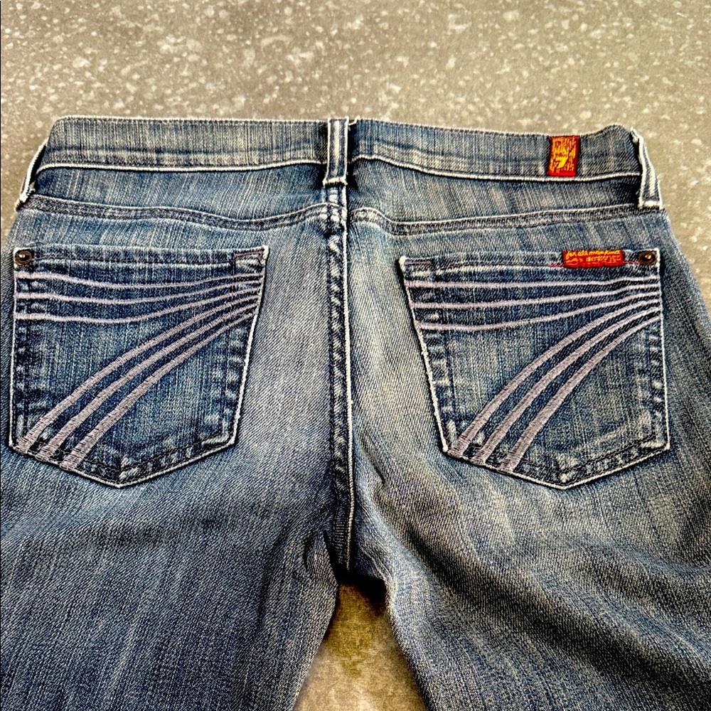 Vintage Seven for All Mankind “Dojo”
Gently worn/excellent condition. Flared